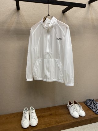 Hoodies & Sweatshirts