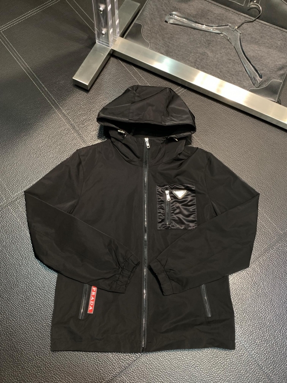 Hoodies & Sweatshirts