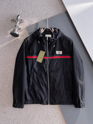 Hoodies & Sweatshirts