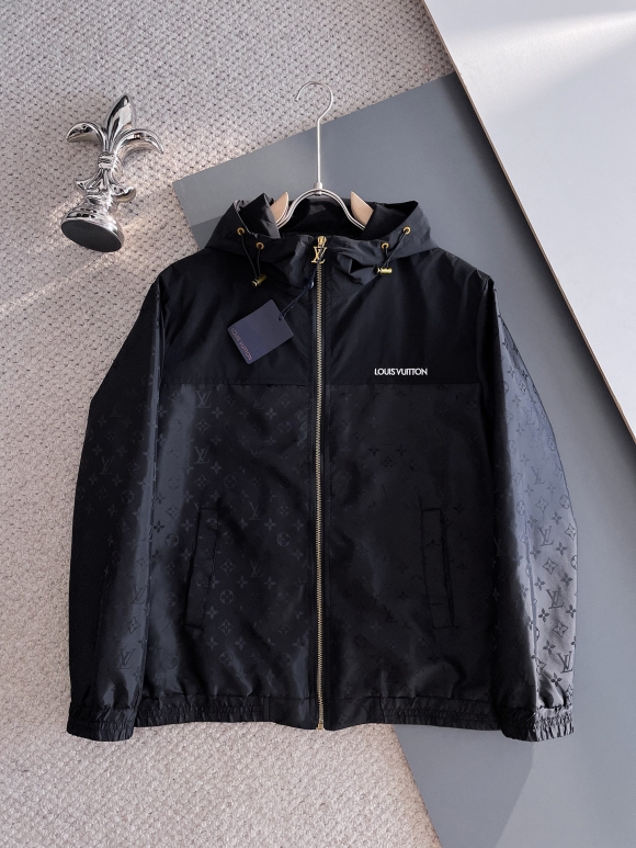 Hoodies & Sweatshirts