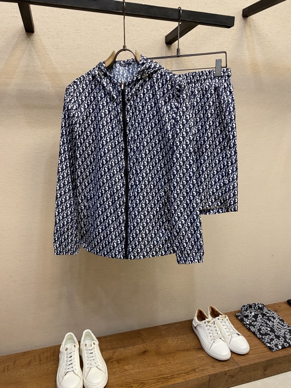 Hoodies & Sweatshirts Hoodies & Sweatshirts