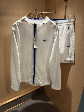 Hoodies & Sweatshirts Hoodies & Sweatshirts