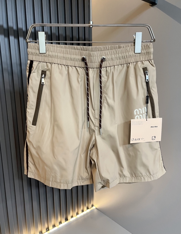 Hoodies & Sweatshirts