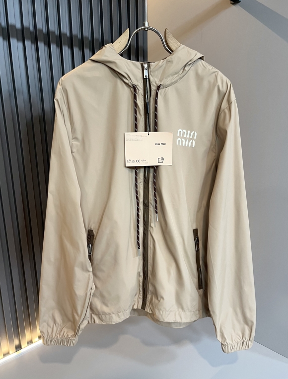 Hoodies & Sweatshirts Hoodies & Sweatshirts