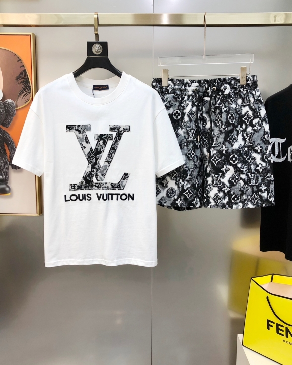 Leisure suit Leisure suit