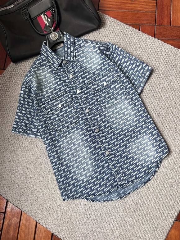 Coats & Jackets Coats & Jackets