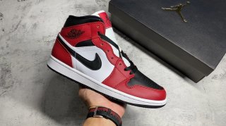 AirJordan1MidSHOES