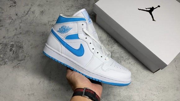 AirJordan1MidSHOES