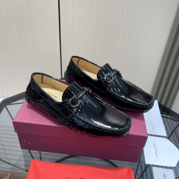 FerragamoSHOES