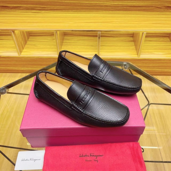 FerragamoSHOES
