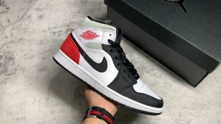 AirJordan1MidSHOES