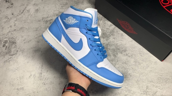 AirJordan1MidSHOES