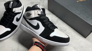 AirJordan1MidSHOES
