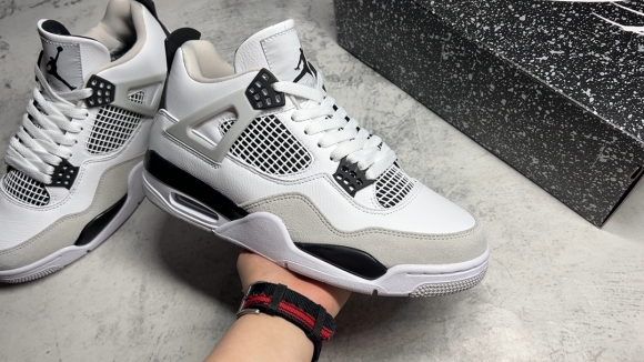 AirJordan4SHOES