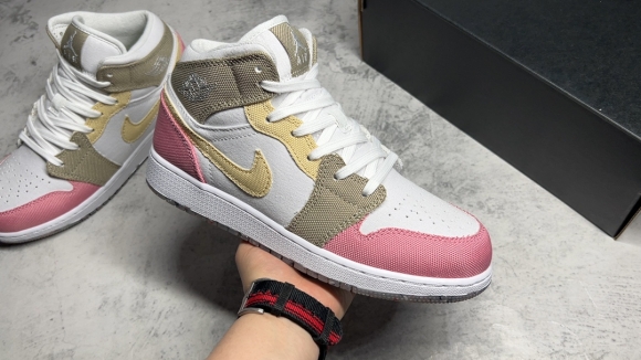 AirJordan1MidSHOES
