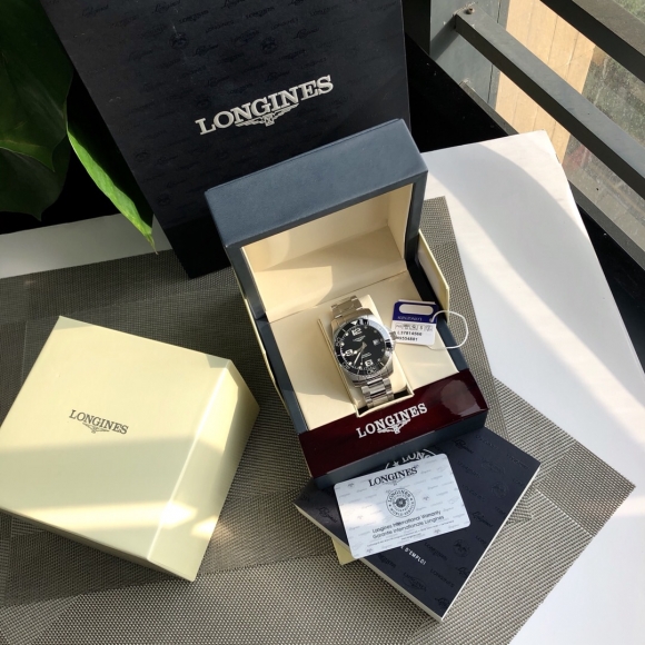 LONGINES