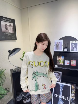 Hoodies & Sweatshirts Hoodies & Sweatshirts