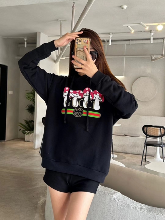 Hoodies & Sweatshirts