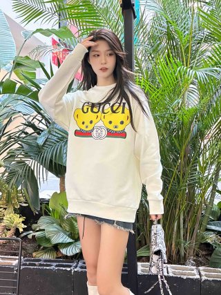 Hoodies & Sweatshirts