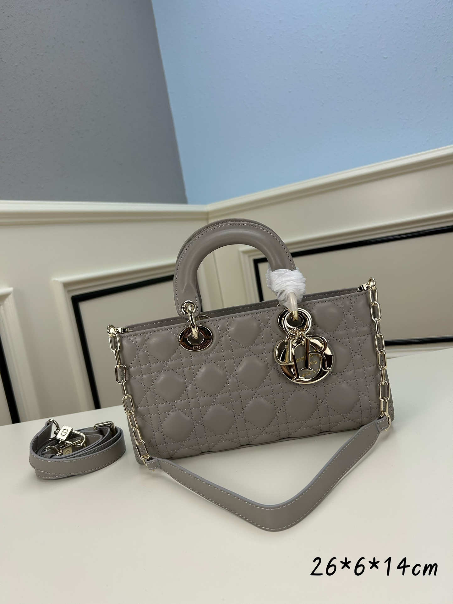 Dior