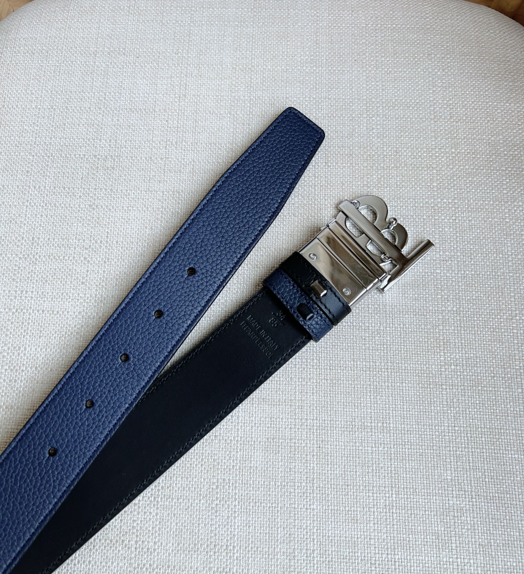 Burberry-Belts