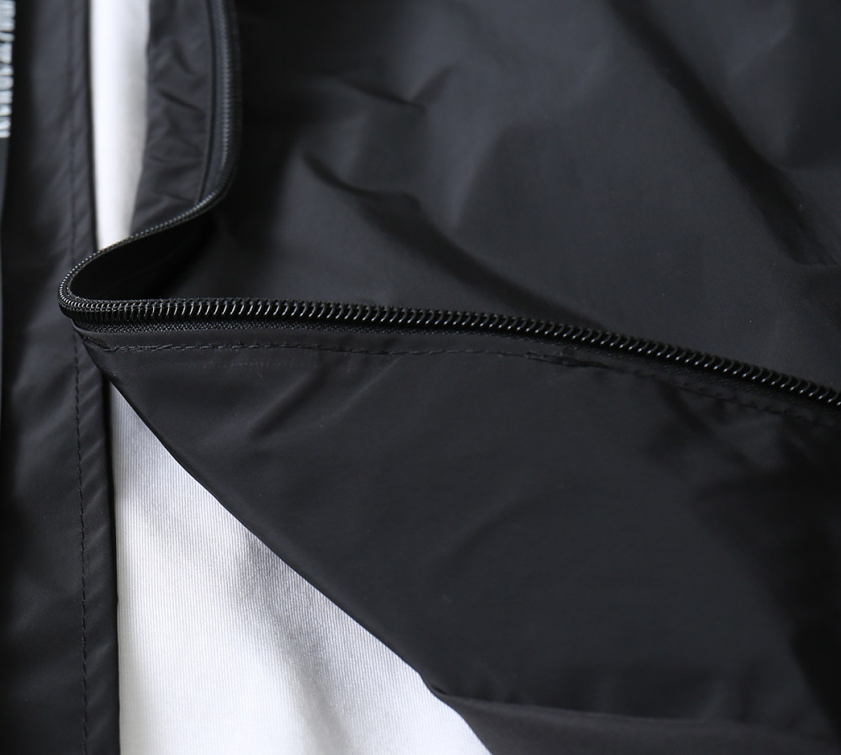 Hoodies & Sweatshirts