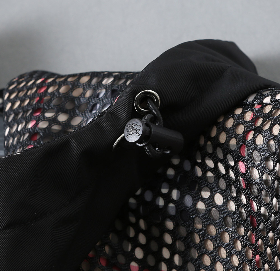 Hoodies & Sweatshirts