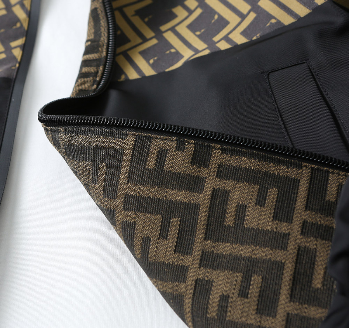 Hoodies & Sweatshirts