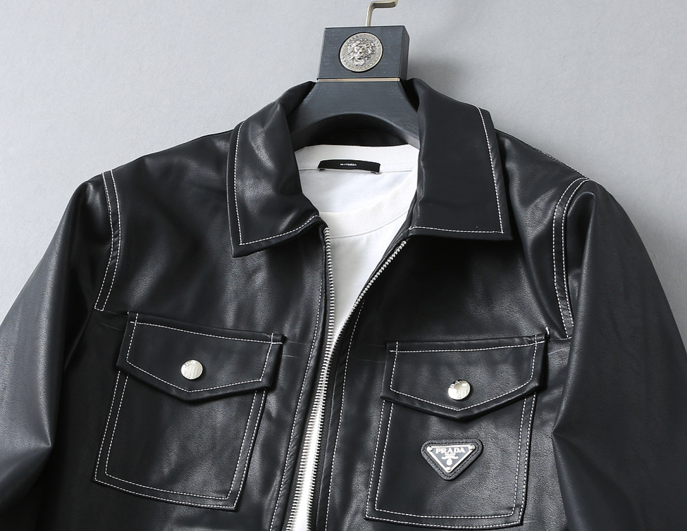 Hoodies & Sweatshirts