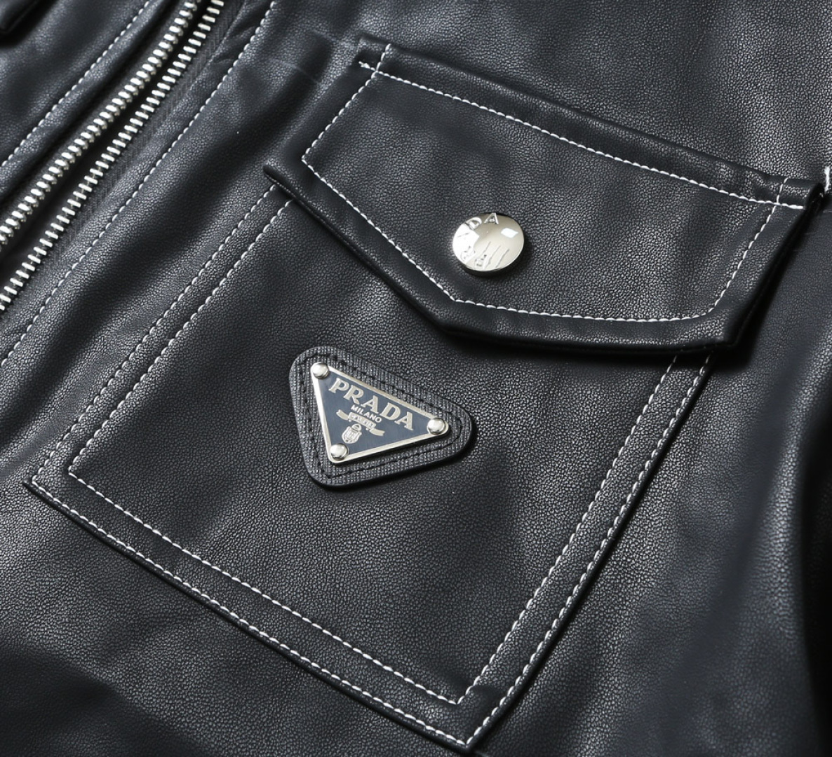 Hoodies & Sweatshirts