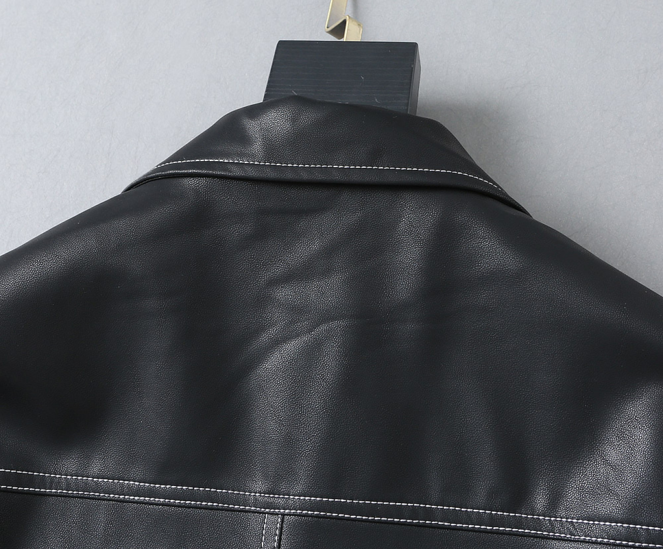 Hoodies & Sweatshirts