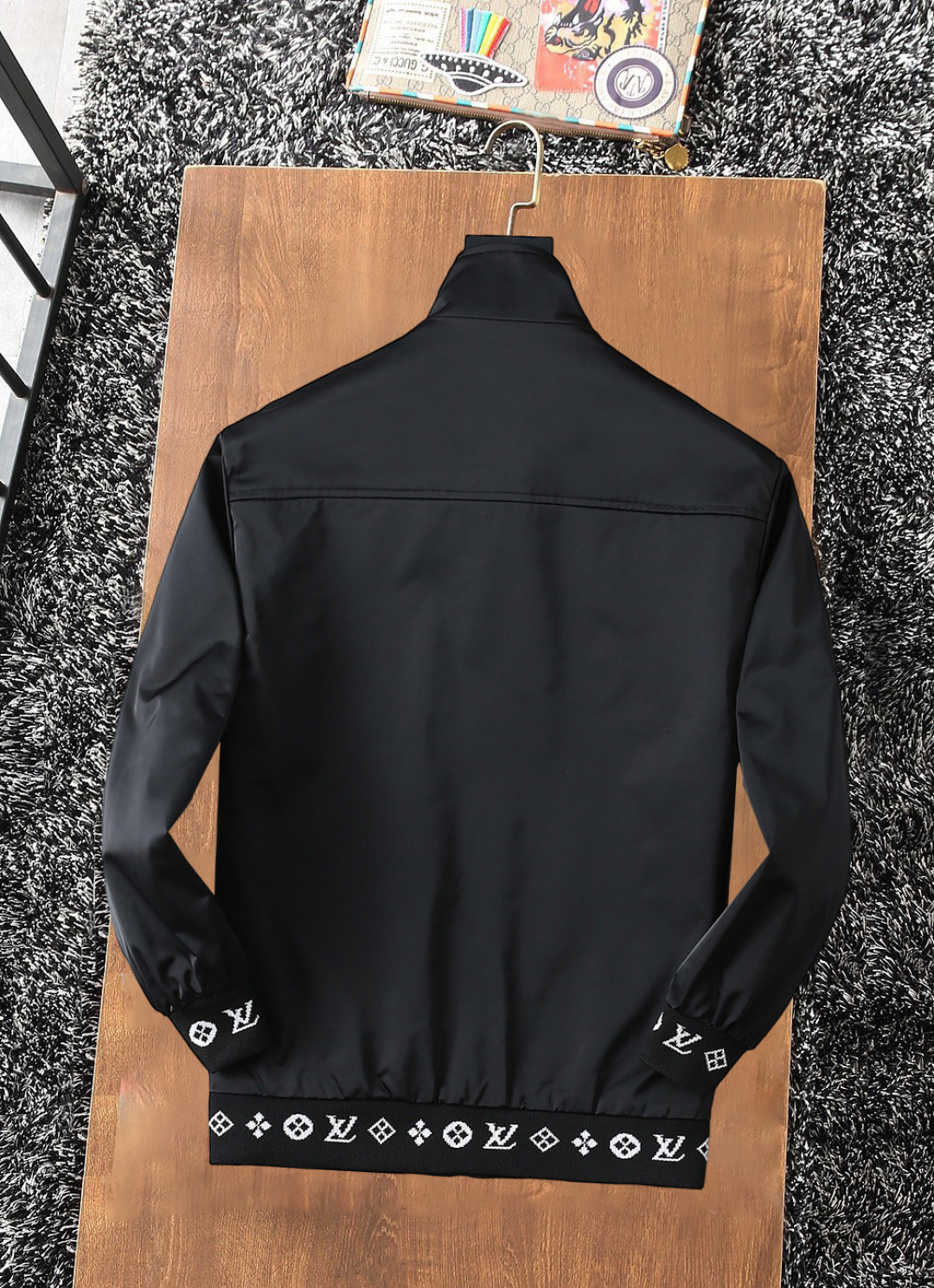 Hoodies & Sweatshirts