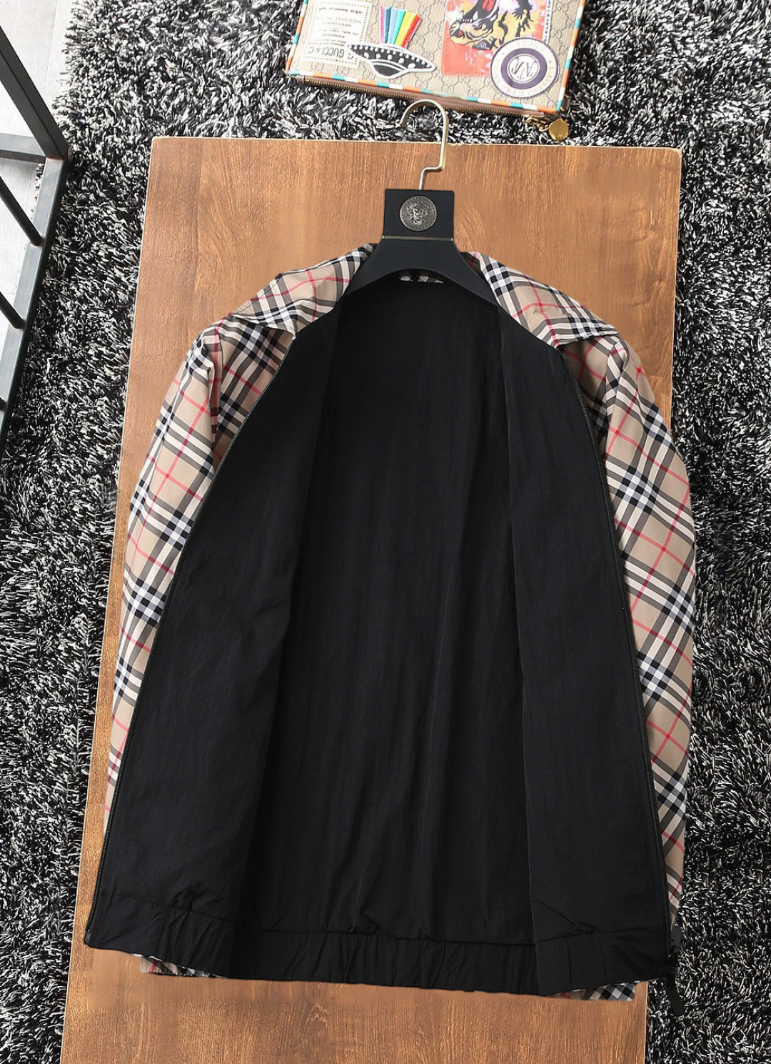 Hoodies & Sweatshirts