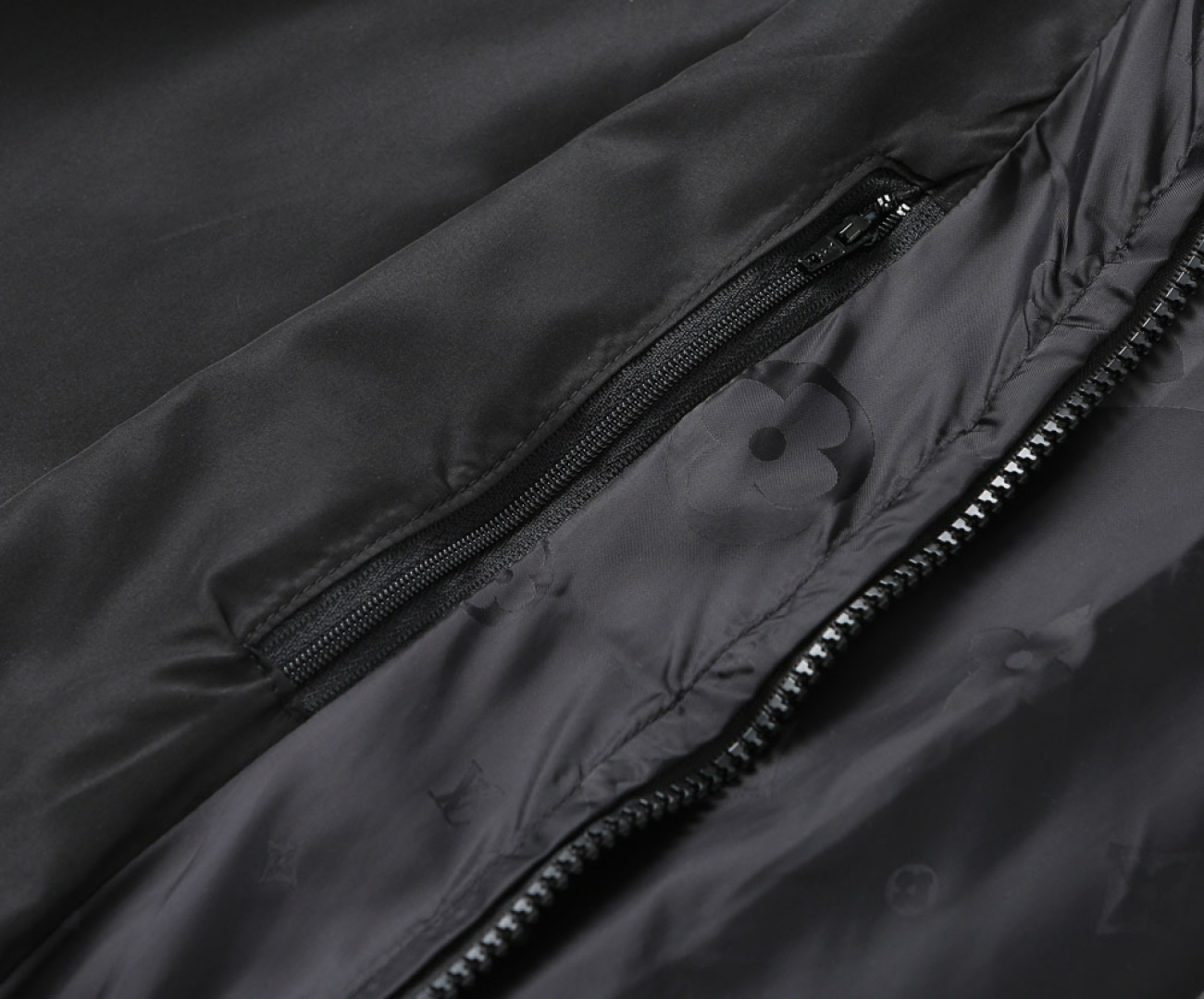 Hoodies & Sweatshirts