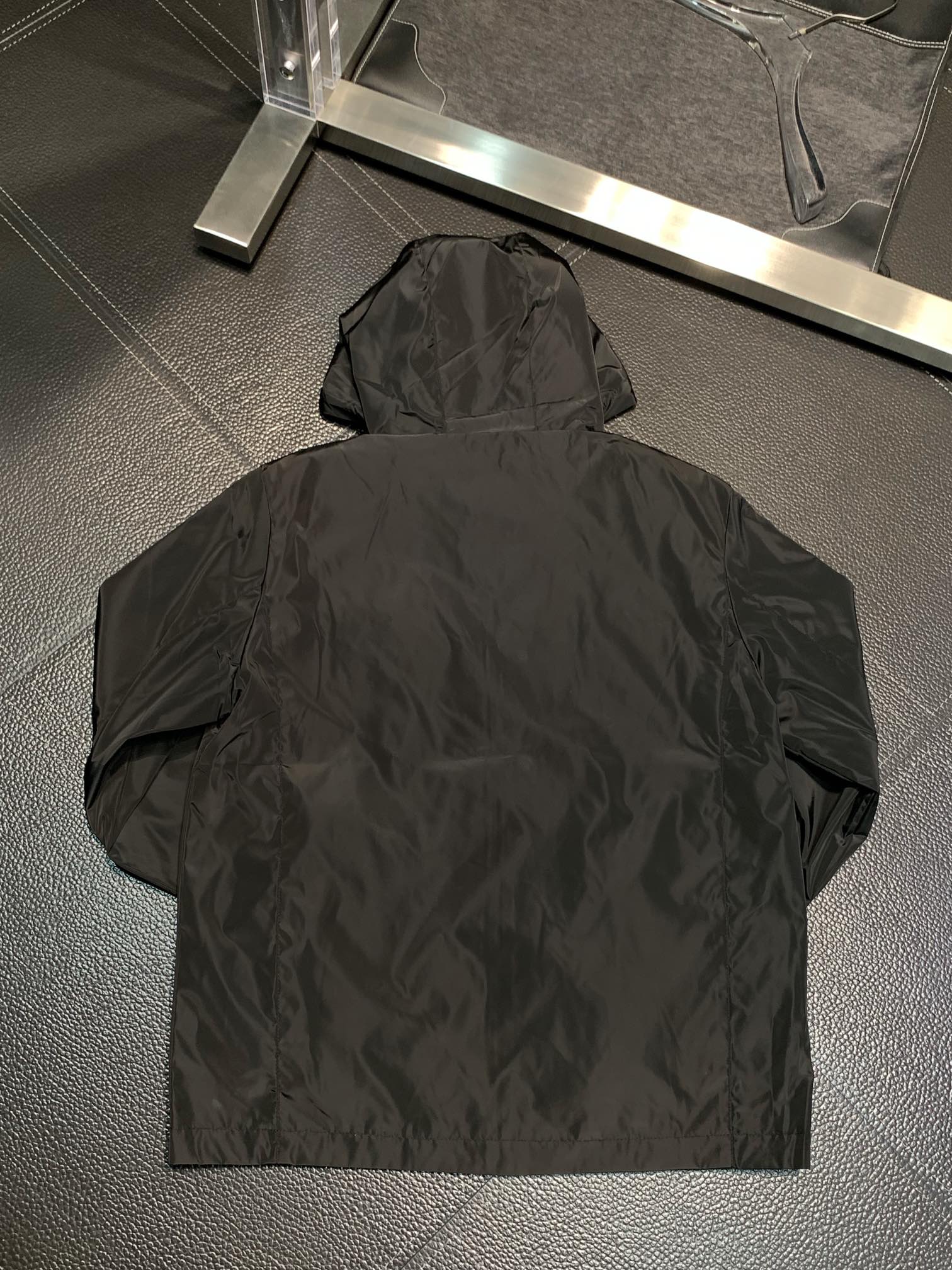 Hoodies & Sweatshirts