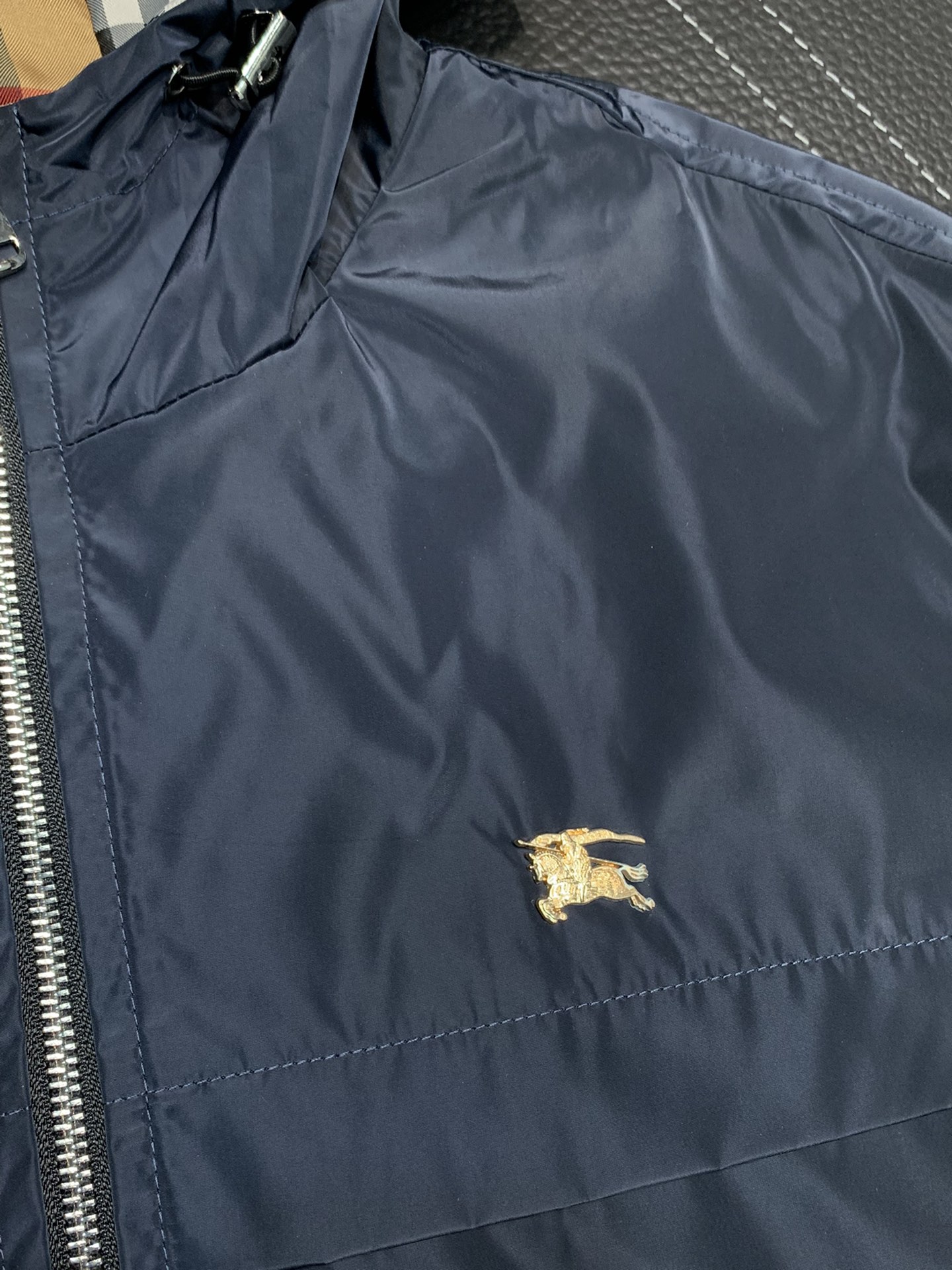 Hoodies & Sweatshirts