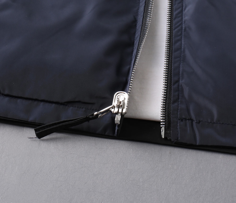 Hoodies & Sweatshirts