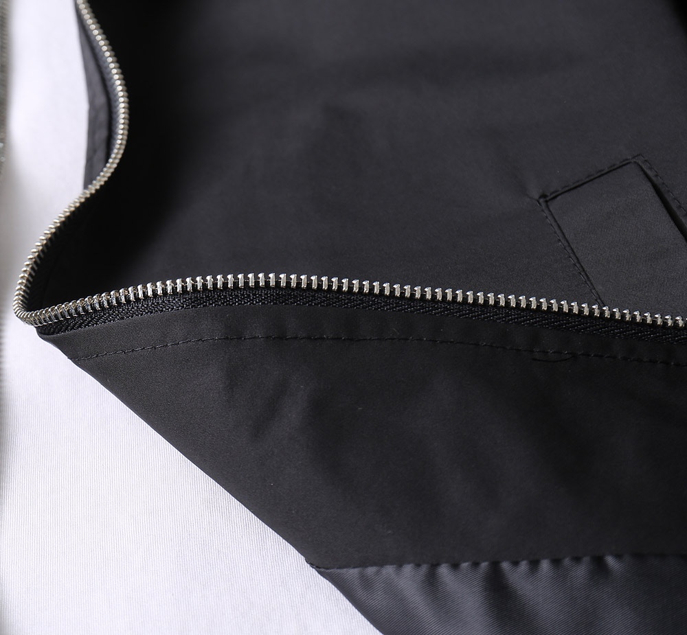 Hoodies & Sweatshirts