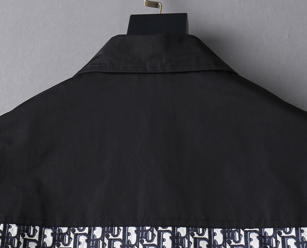 Hoodies & Sweatshirts