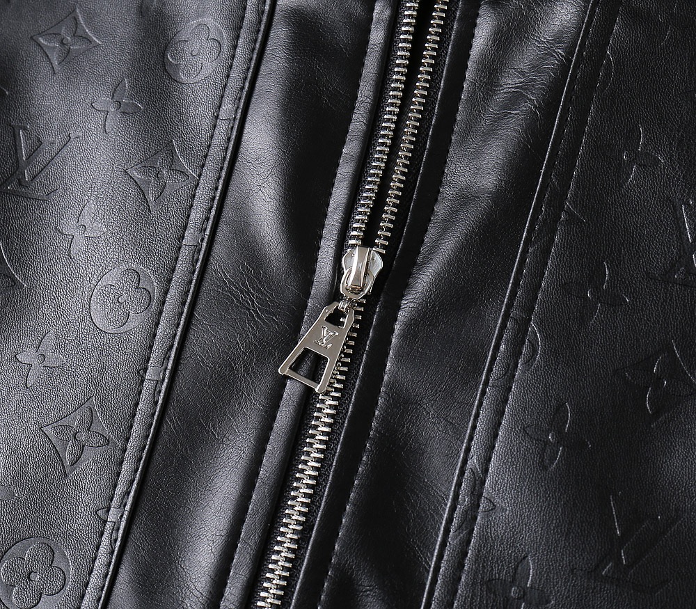 Hoodies & Sweatshirts