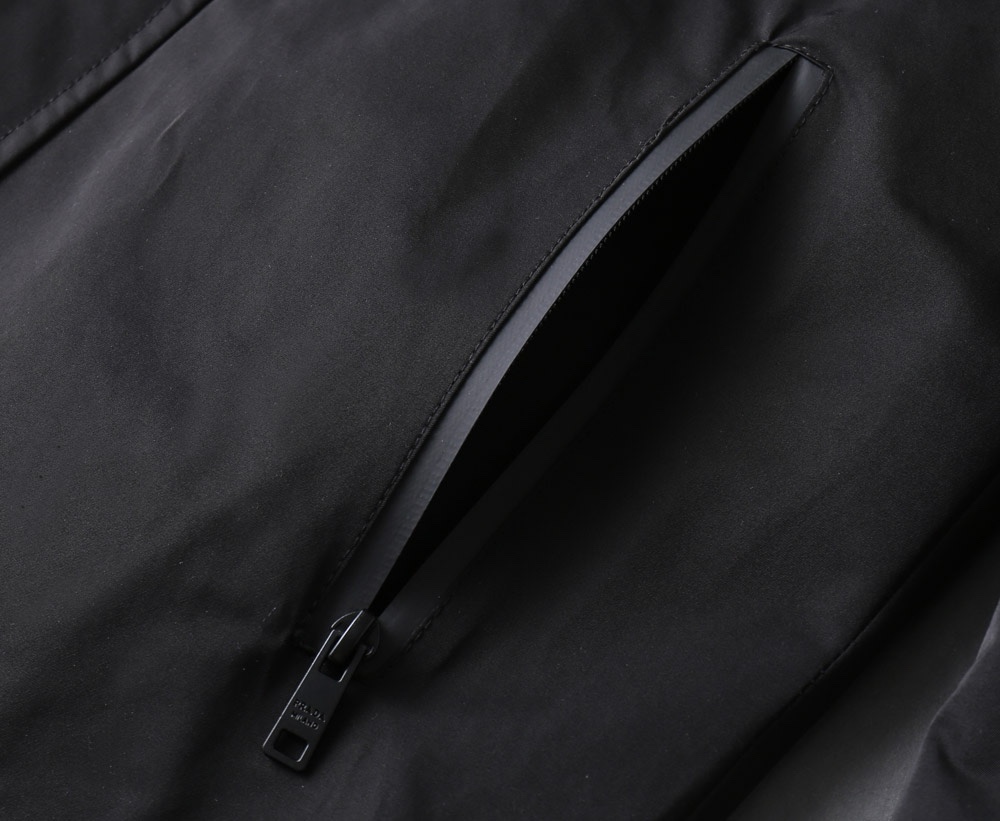 Hoodies & Sweatshirts