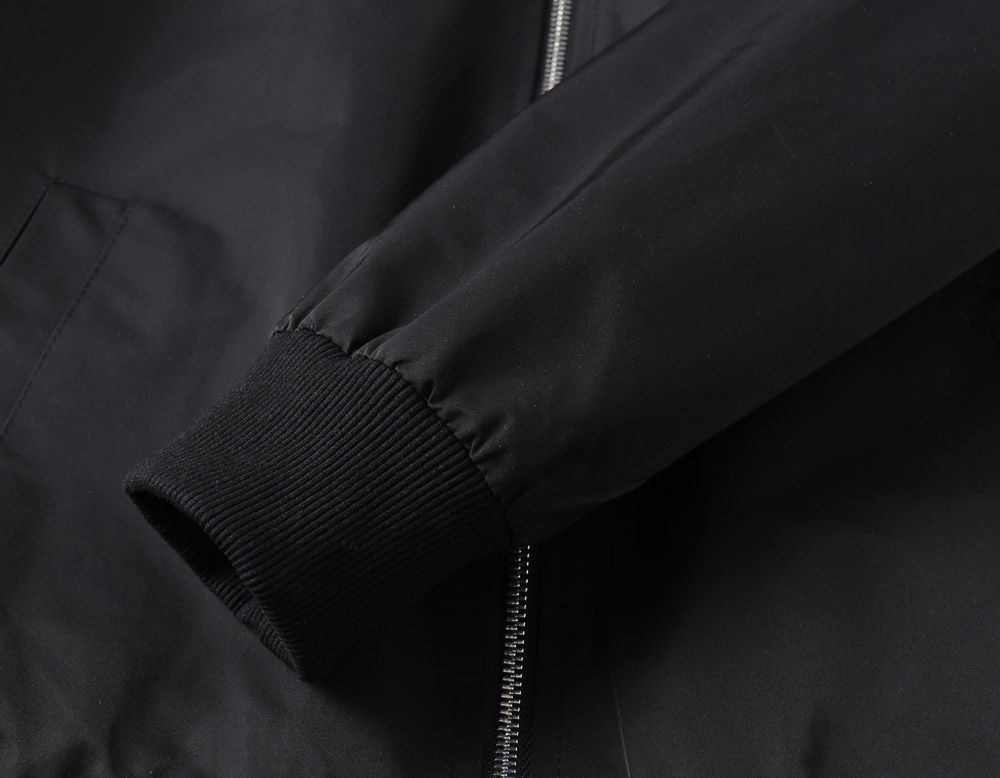 Hoodies & Sweatshirts