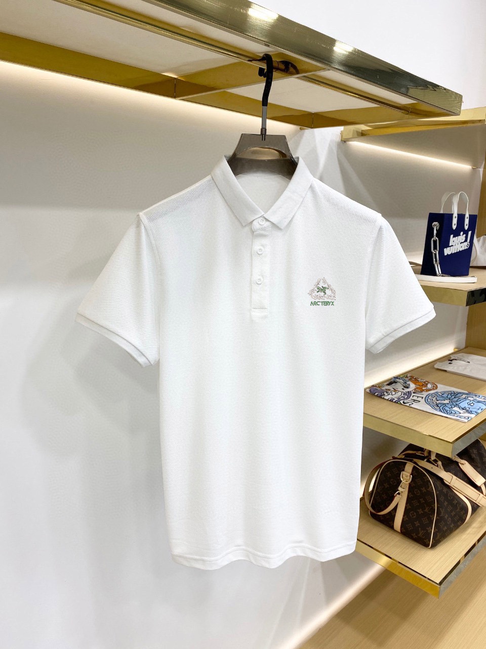 Polos