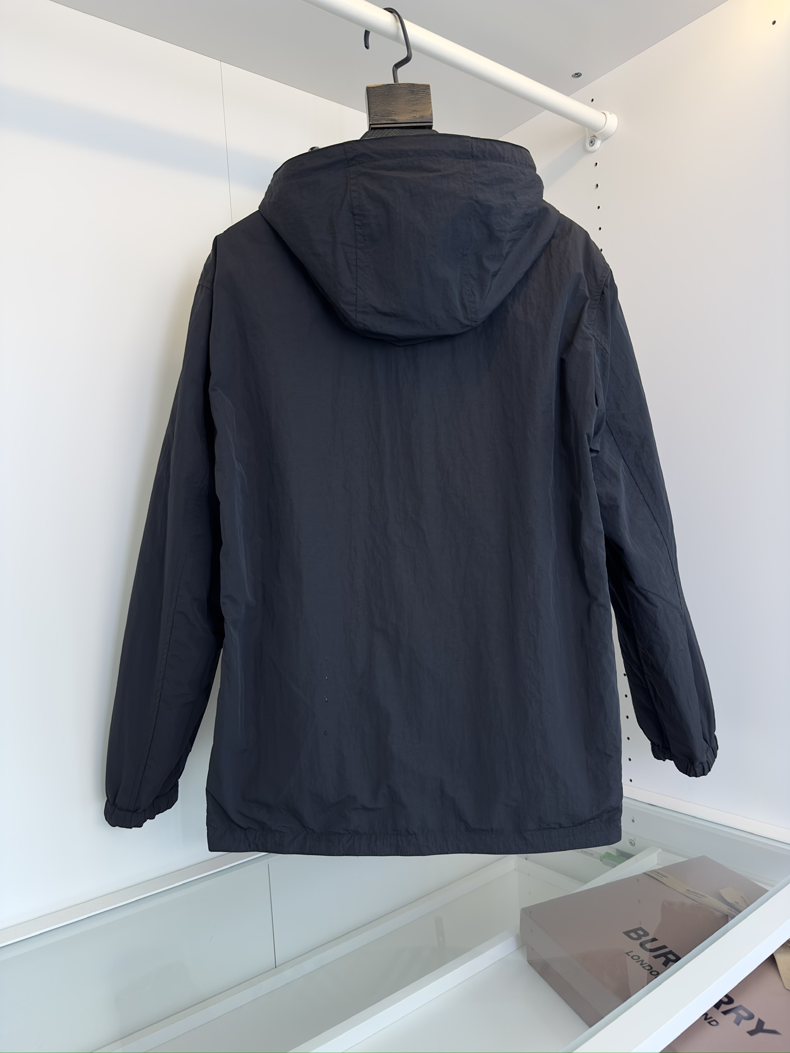 Hoodies & Sweatshirts