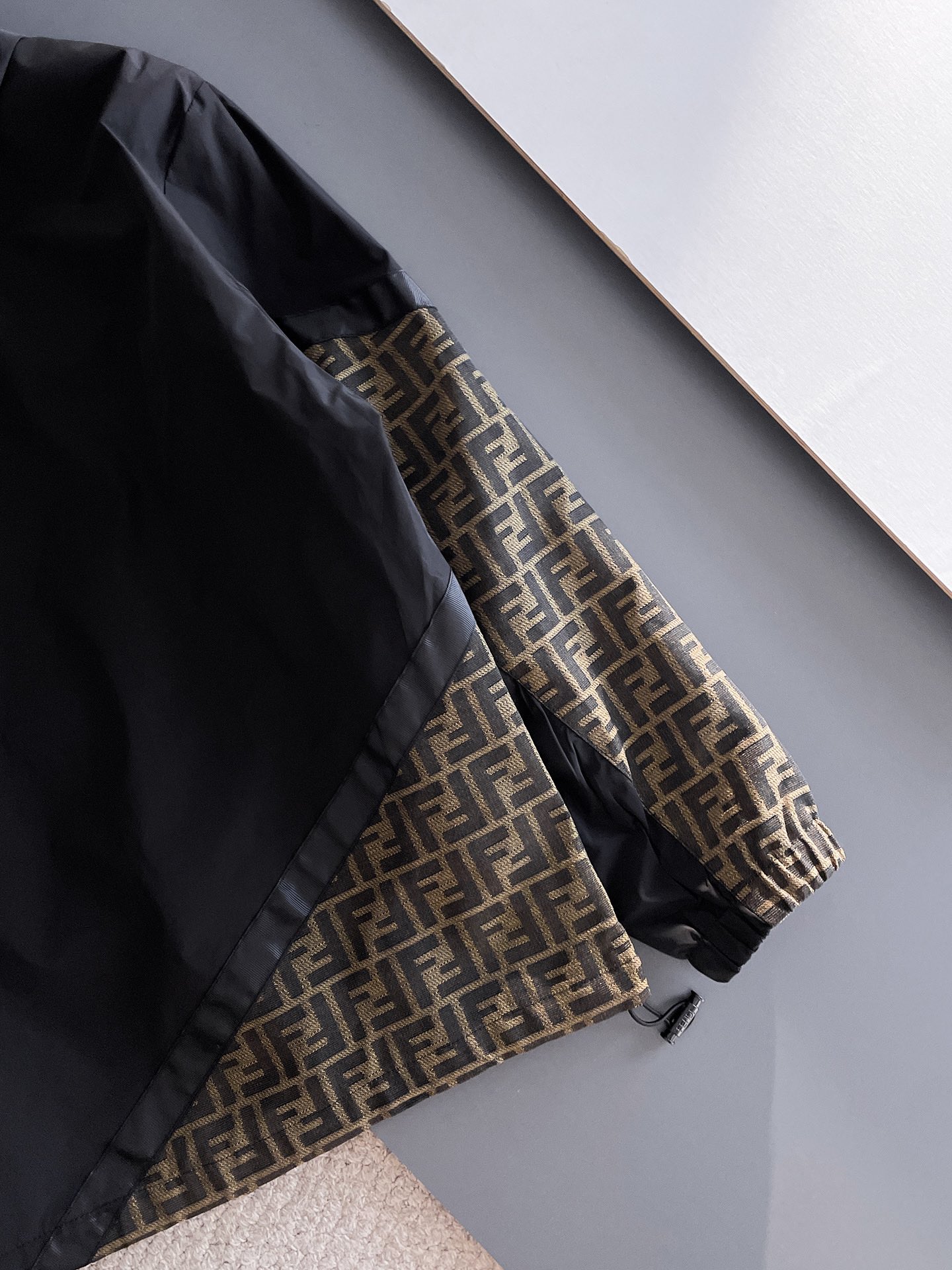 Hoodies & Sweatshirts