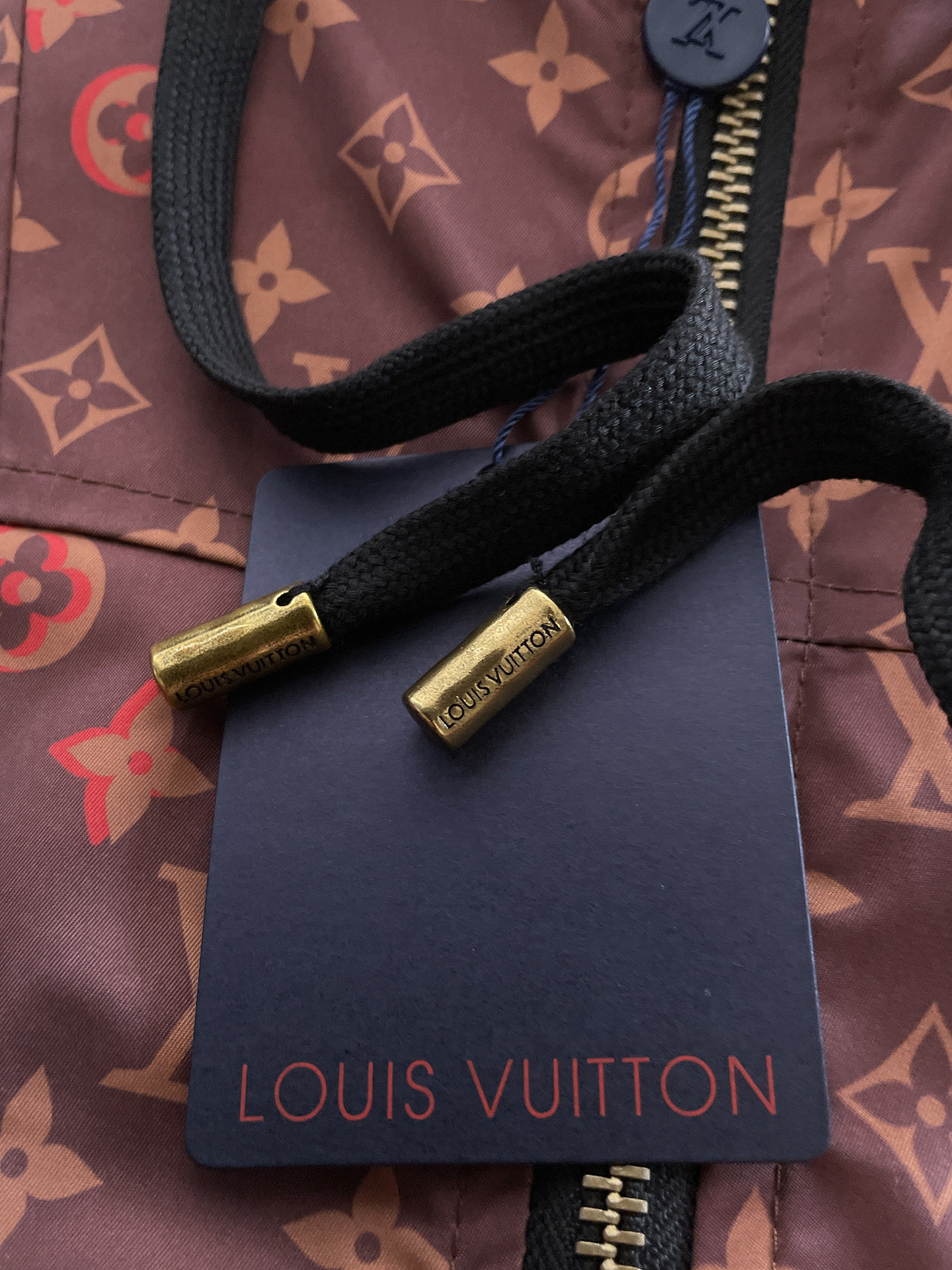 Hoodies & Sweatshirts