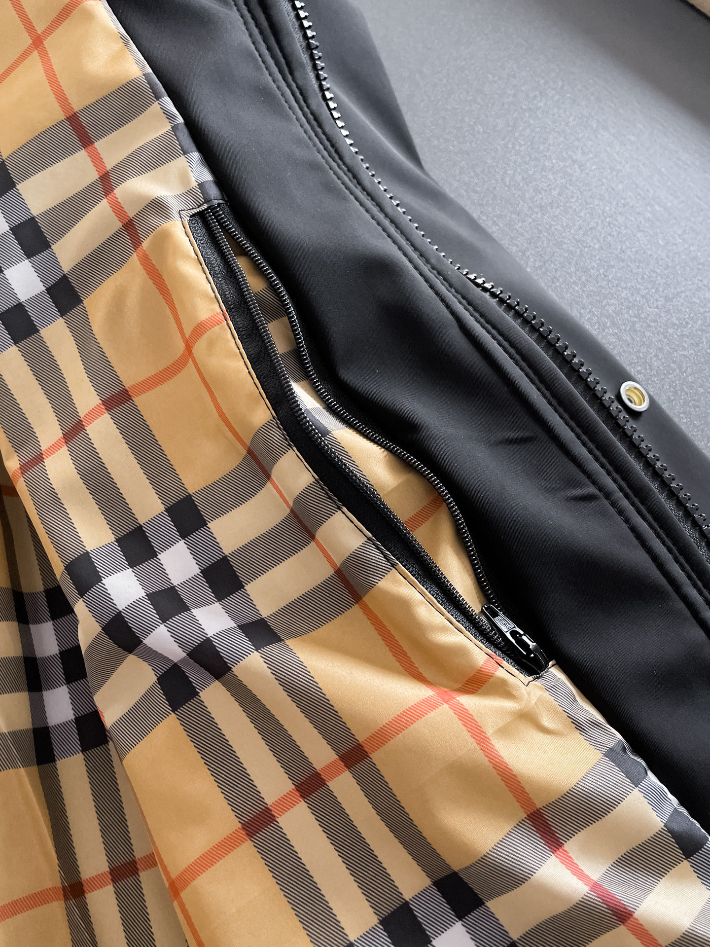 Hoodies & Sweatshirts