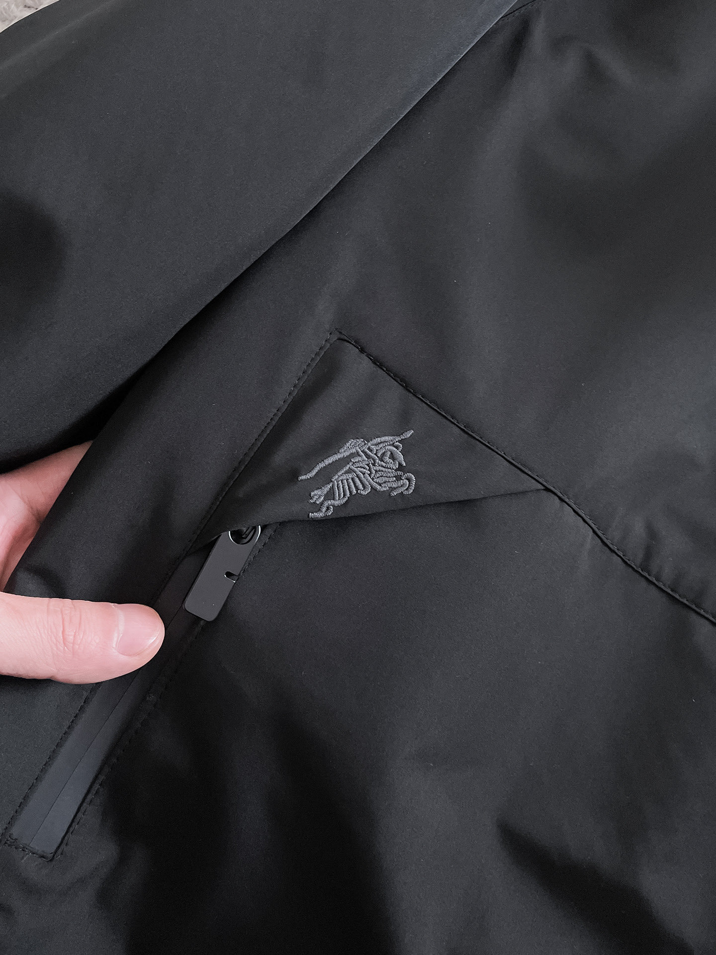 Hoodies & Sweatshirts