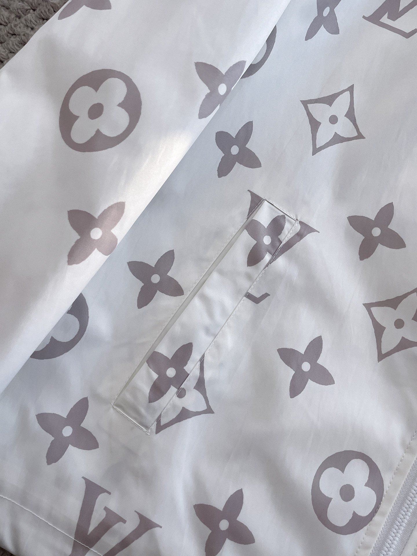 Hoodies & Sweatshirts