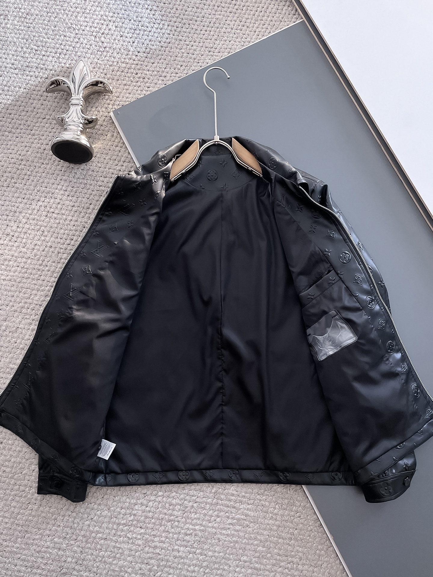 Hoodies & Sweatshirts